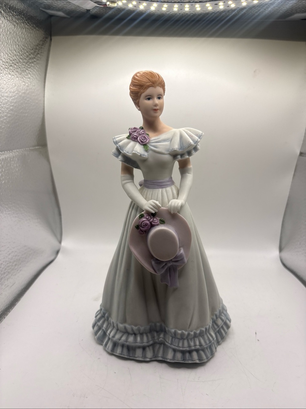 Vintage 1999 Home Interiors & Gifts Porcelain Figurine "Elizabeth"  #14061-99
